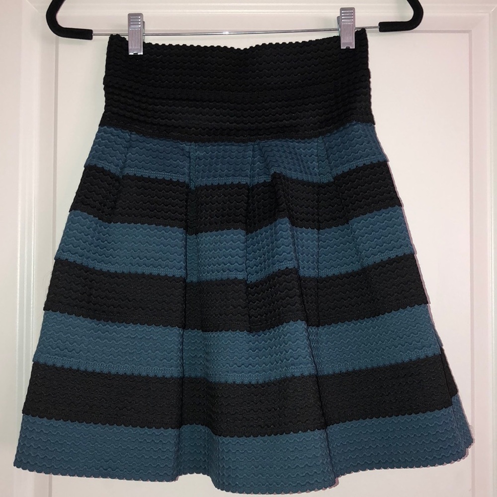 Size xs/s black and blue striped bandage skirt